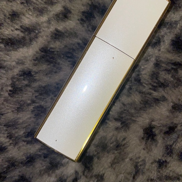 Authentic CHANEL container - Picture 2 of 2